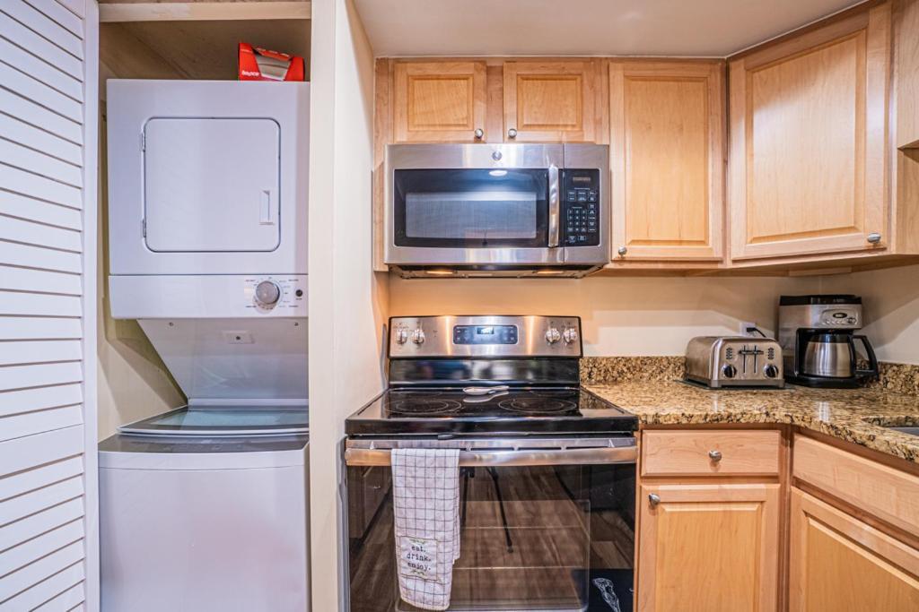 1686 Bluff Villas Renovated Sleeps 8 Walk To Salty Dog Sea Pines Île de Hilton-Head Extérieur photo