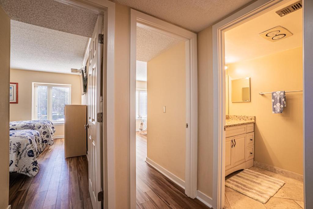 1686 Bluff Villas Renovated Sleeps 8 Walk To Salty Dog Sea Pines Île de Hilton-Head Extérieur photo