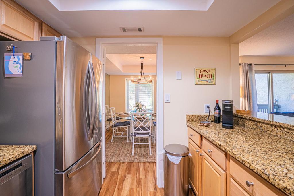 1686 Bluff Villas Renovated Sleeps 8 Walk To Salty Dog Sea Pines Île de Hilton-Head Extérieur photo